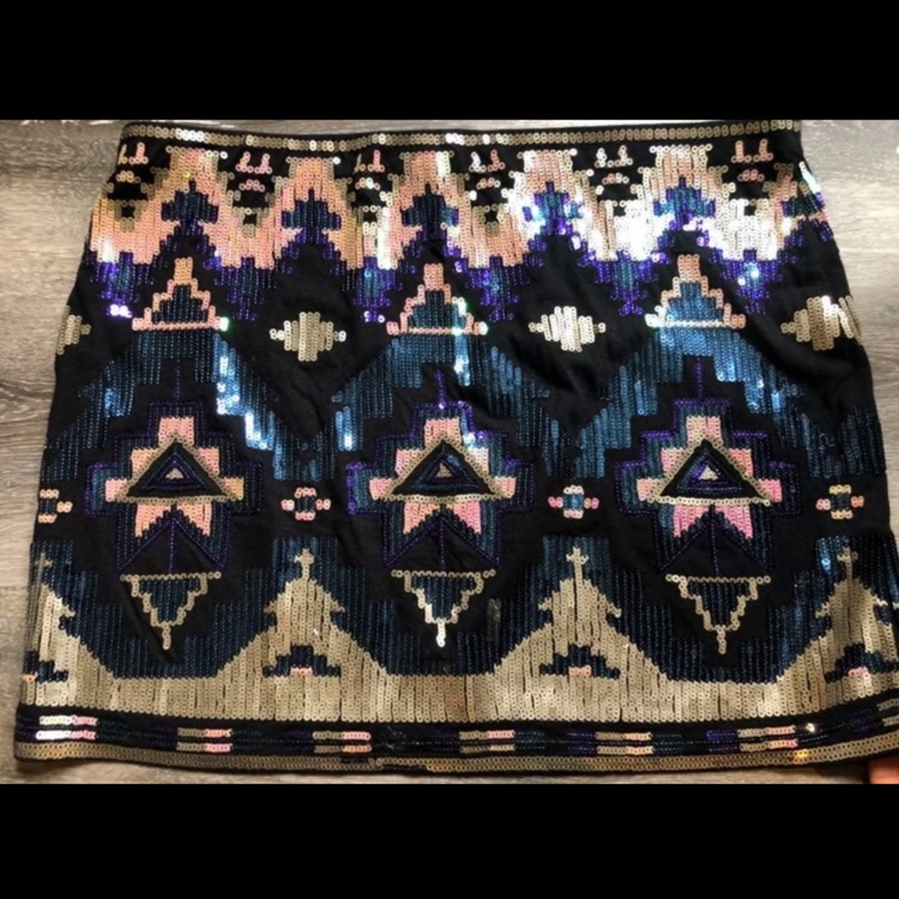 Express Aztec Mini Skirt - Picture 3 of 4